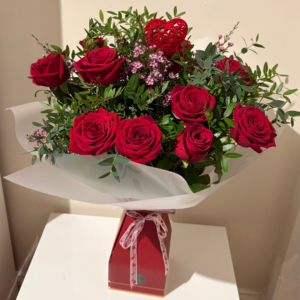 Dozen roses bouquet